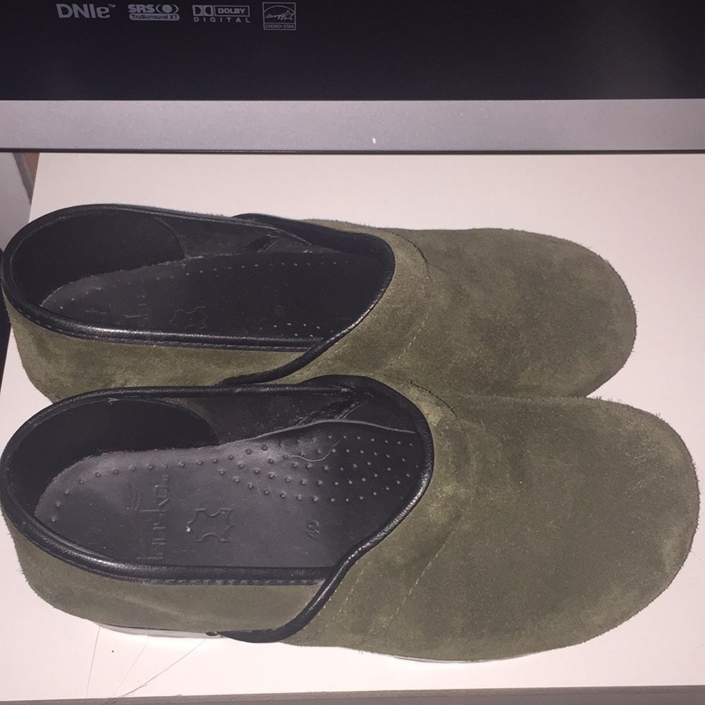 DANSKOS GENUINE SUEDE OLIVE GREEN